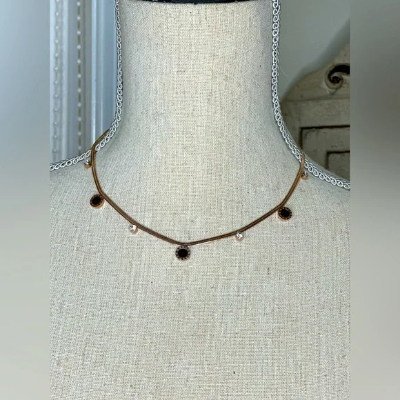 Beautiful necklace - Picture 4 of 8